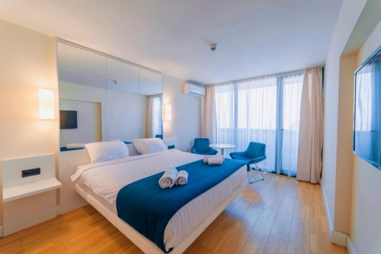 View & More Aparthotel In Batumi Luaran gambar