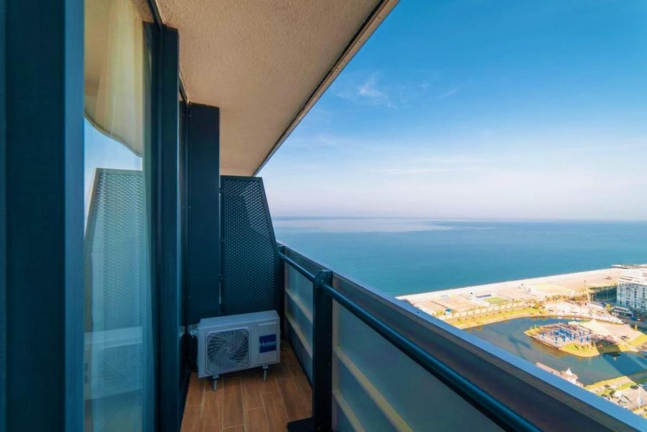 View & More Aparthotel In Batumi Luaran gambar