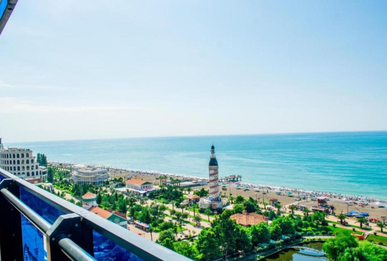 View & More Aparthotel In Batumi Luaran gambar